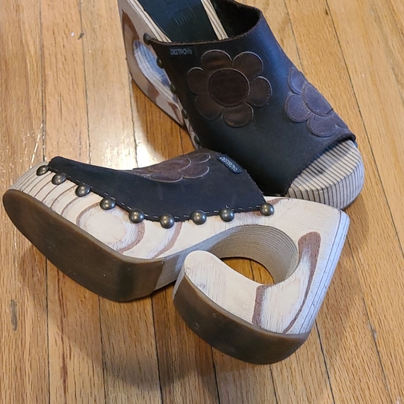 Retro wooden heel shoes - Picture 3 of 4